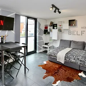  Appartement Neat - Secure Parking - Wifi - Sleeps 4 - No Parties