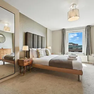 Apartments: Park Avenue Apartment