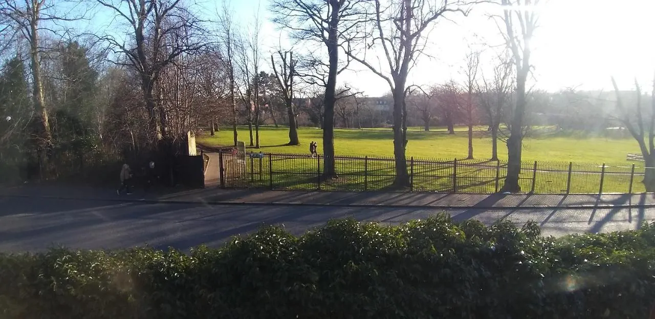Homestay Alexandra Park Town House 223 Apartment Belfast